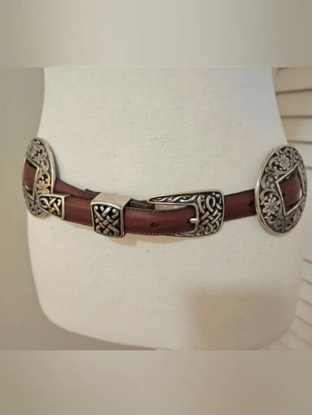 Rare Vintage Brighton Brown Leather Concho Belt – Size M 🤎 🔥 RARE VINTAGE FIND
